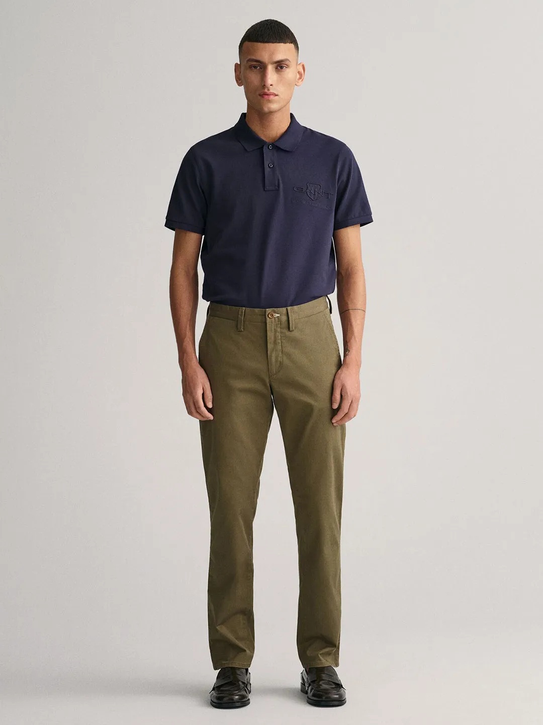 Gant Men Green Solid Slim Fit Flat-Front Chinos