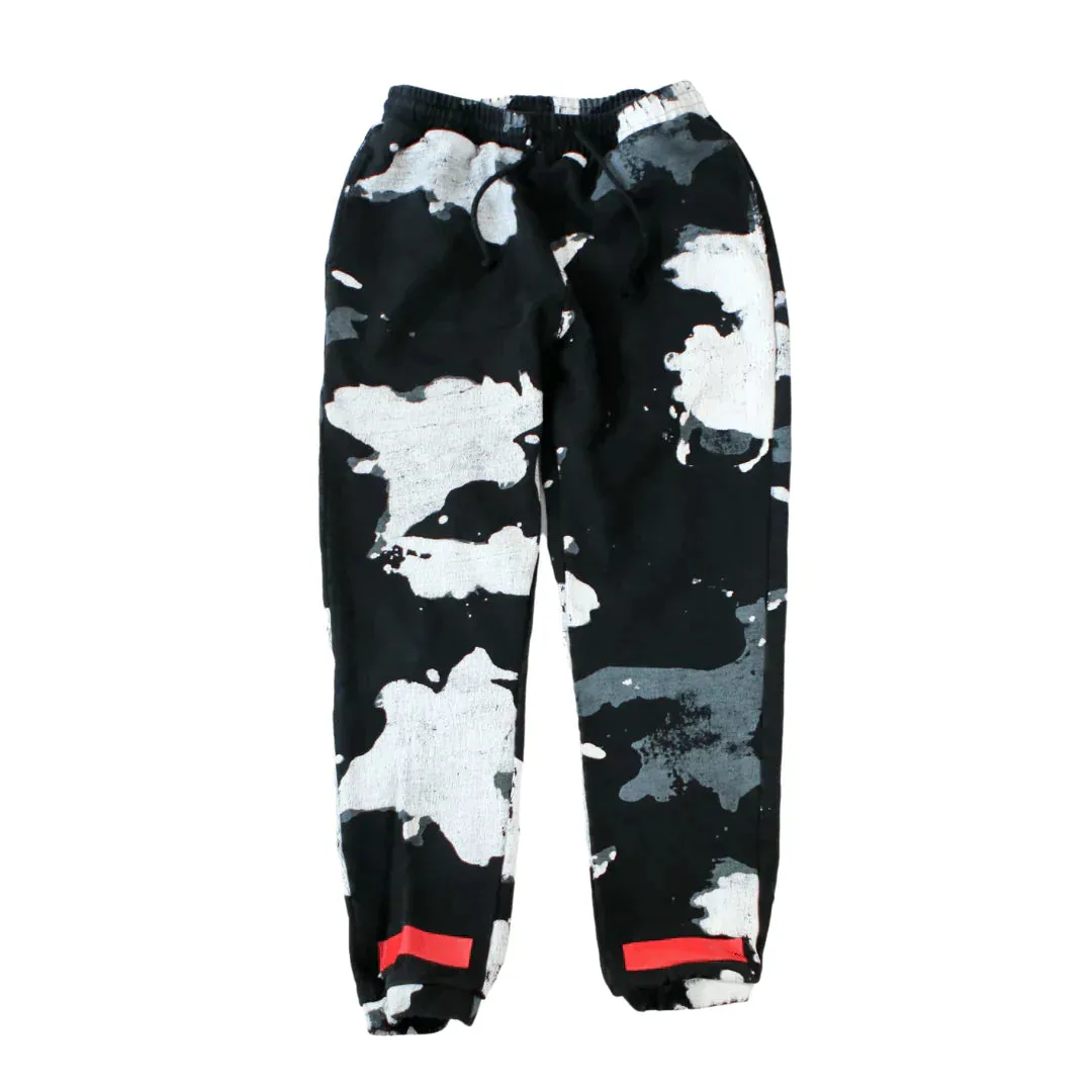 OFF WHITE DISTRESSED CAMO JOGGER  (M)