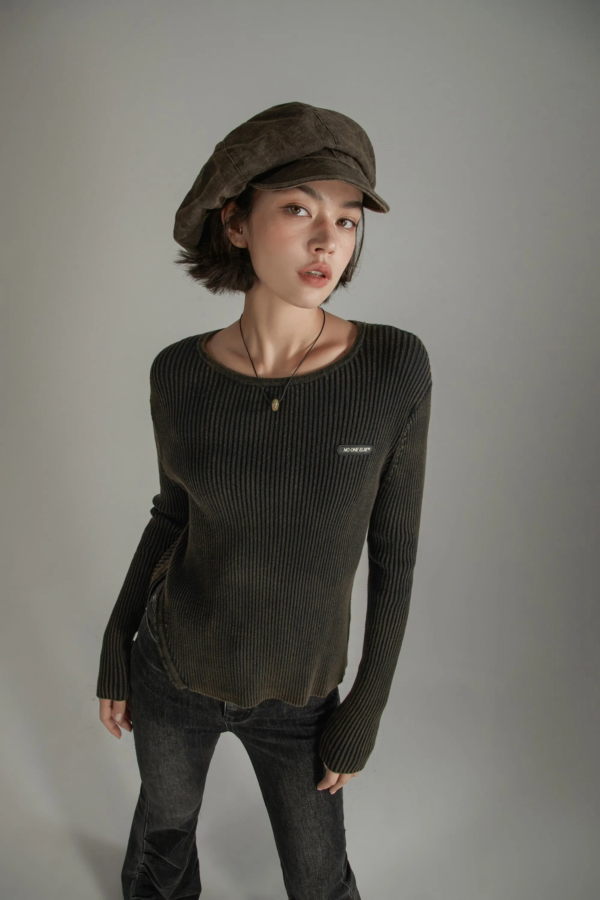 Slit Zip-Up Knit Top